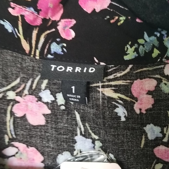 Torrid Romantic Summer NWT button front floral challis sleeveless dress large - Picture 5 of 10